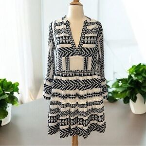 En Crème NWT Boho Black White Geometric Pattern Bell sleeves Dress size Small